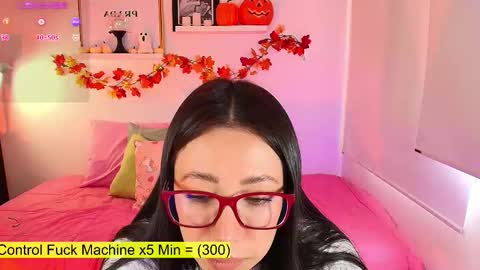 Snapshot of lily_evans_ chatting on 10/01/25, 09:43 just lily online show from 10/01/25, 09:43
