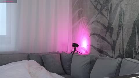 Lily online show from 12/04/24, 06:22