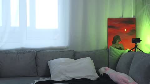 Lily online show from 02/05/25, 11:02