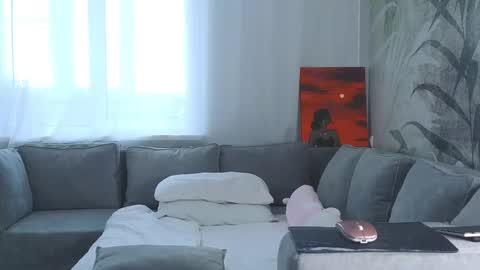 Lily online show from 02/15/25, 07:49