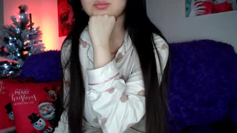 Snapshot of lily_litle chatting on 01/05/25, 06:24 Lily Litle online show from 01/05/25, 06:24