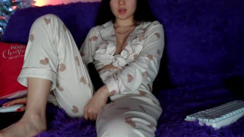 Snapshot of lily_litle chatting on 01/08/25, 11:09 Lily Litle online show from 01/08/25, 11:09