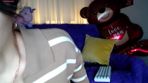 Snapshot of lily_litle chatting on 02/13/25, 07:21 Lily Litle online show from 02/13/25, 07:21