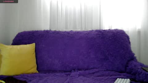 Snapshot of lily_litle chatting on 03/08/25, 02:08 Lily Litle online show from 03/08/25, 02:08