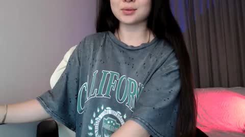 Snapshot of lily_litle chatting on 09/24/25, 06:44 Lily Litle online show from 09/24/25, 06:44
