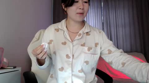 Snapshot of lily_litle chatting on 10/17/25, 09:12 Lily Litle online show from 10/17/25, 09:12