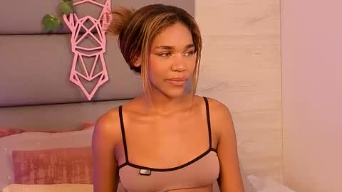 Lily Miiller online show from 11/03/25, 07:48