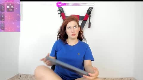 Snapshot of lily_red_butterfly chatting on 10/20/25, 04:02 Lily online show from 10/20/25, 04:02