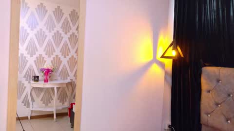 Lily Lauren online show from 10/10/25, 12:59