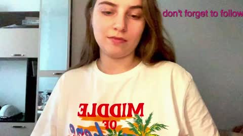 Snapshot of lily_smily chatting on 12/14/24, 10:45 Lily online show from 12/14/24, 10:45