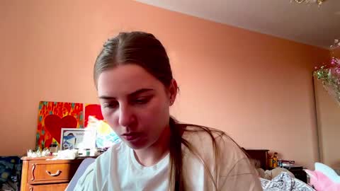 Snapshot of lily_smily chatting on 02/26/25, 10:47 Lily online show from 02/26/25, 10:47