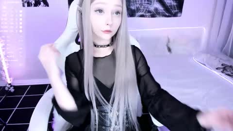 Lily online show from 09/13/25, 02:44