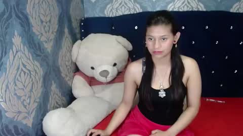 Snapshot of lilyevansxx chatting on 02/17/25, 06:37 Lily online show from 02/17/25, 06:37