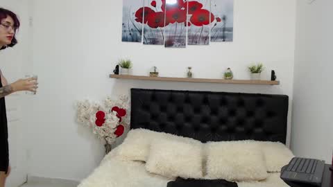 lilyfox23 online show from 01/22/25, 12:38