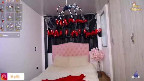 lilyfox23 online show from 10/29/25, 01:46