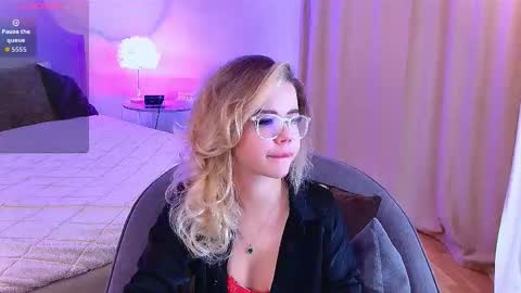 Snapshot of lilyrabbit chatting on 09/29/25, 05:34 Rose online show from 09/29/25, 05:34