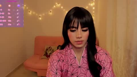 Snapshot of lilyrouse_ chatting on 01/10/25, 05:05 lily help me to collect more cosplay online show from 01/10/25, 05:05