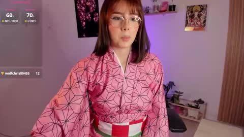 Snapshot of lilyrouse_ chatting on 09/17/25, 04:03 lily help me to collect more cosplay online show from 09/17/25, 04:03