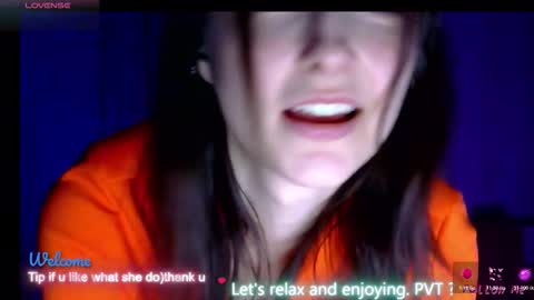 Snapshot of lilyxsky chatting on 11/12/25, 02:50 LilyXSky online show from 11/12/25, 02:50