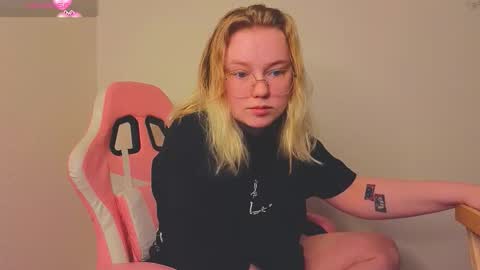 lime cat online show from 11/21/25, 02:10