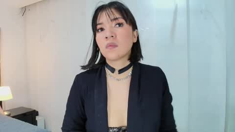  Lina Bedoya  online show from 10/08/25, 11:30