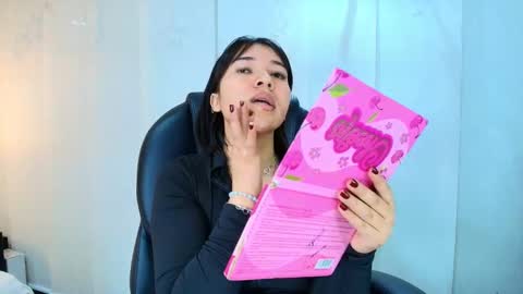  Lina Bedoya  online show from 11/26/25, 11:33