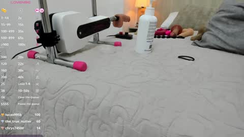 Snapshot of lina_garcia chatting on 01/12/25, 02:41 online show from 01/12/25, 02:41