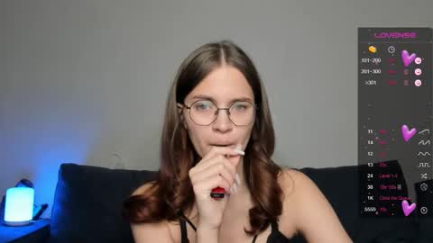 lina hall online show from 12/06/24, 11:11