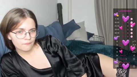 lina hall online show from 01/07/25, 12:09