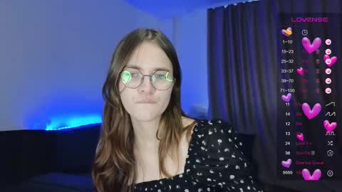 lina hall online show from 09/18/25, 12:18