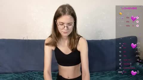 lina hall online show from 11/05/25, 02:17