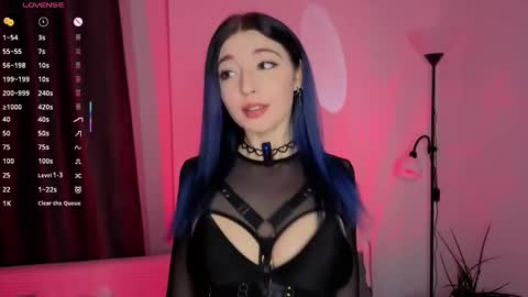 Lina online show from 10/21/25, 03:02