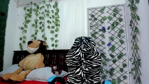 paola online show from 12/18/24, 10:02