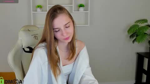 LINA online show from 10/15/25, 01:17