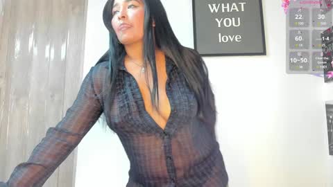 Snapshot of lina_sanchezih chatting on 01/15/25, 02:56 LINA SANCHEZ online show from 01/15/25, 02:56