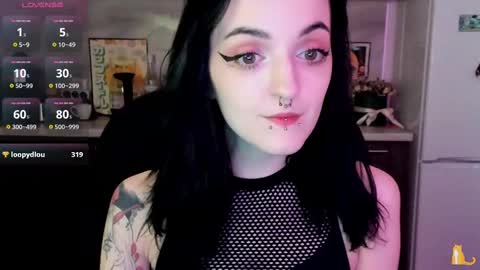 Lina 3  1715622743 online show from 03/04/25, 11:08