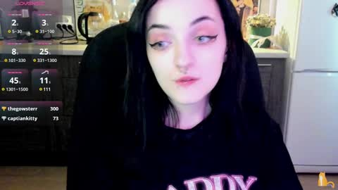 Lina 3  1715622743 online show from 03/10/25, 10:48