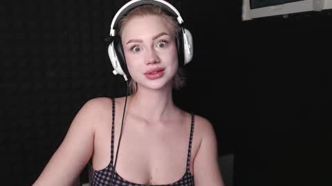 Snapshot of linacute52 chatting on 11/09/25, 11:47 linacute52 online show from 11/09/25, 11:47