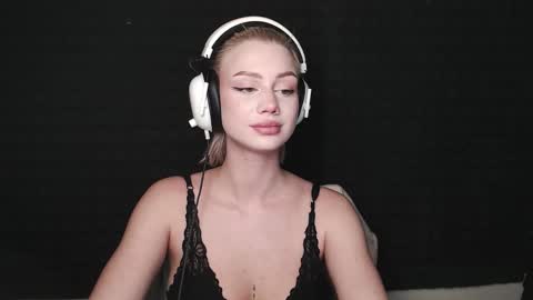 Snapshot of linacute52 chatting on 11/13/25, 05:56 linacute52 online show from 11/13/25, 05:56