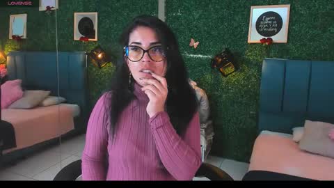 Lina  online show from 11/03/25, 12:06