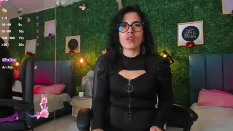 Lina  online show from 11/15/25, 11:40