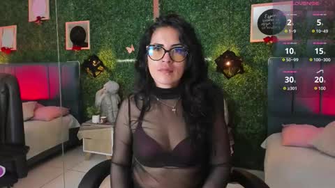 Lina  online show from 11/17/25, 12:55