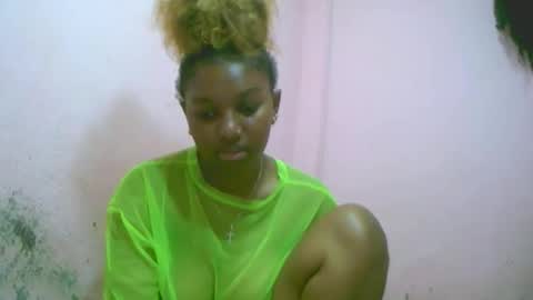 linah1123 online show from 11/05/25, 04:56