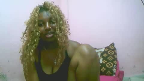 linah1123 online show from 11/24/25, 10:26