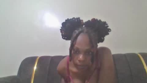 linahusu online show from 11/17/25, 07:52