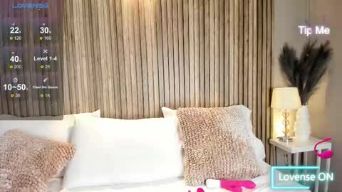 L I N A  online show from 11/11/25, 11:05