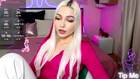 I am Lina online show from 10/17/25, 01:35