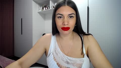 Snapshot of linasparks chatting on 12/07/24, 08:05 Lina Sparks online show from 12/07/24, 08:05