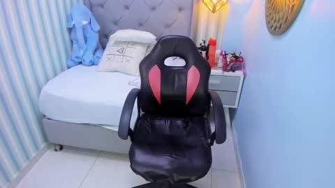 L I N A  online show from 01/20/25, 03:15