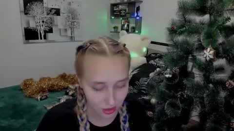 Snapshot of linatruly chatting on 12/14/24, 07:25 Lina online show from 12/14/24, 07:25